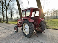 International 353 oldtimer tractor - afbeelding 12 van  16