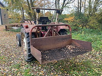 International 383 tweewielaangedreven landbouwtractor - afbeelding 24 van  27