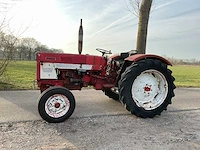 International 453 oldtimer tractor - afbeelding 10 van  15