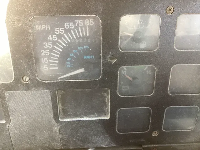 International 4600 veegmachine - afbeelding 7 van  15