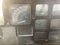 International 4600 veegmachine - afbeelding 7 van  15