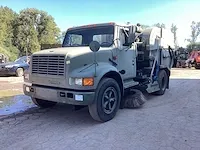 International 4600 veegmachine