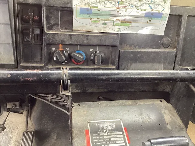 International 4600 veegmachine - afbeelding 14 van  15