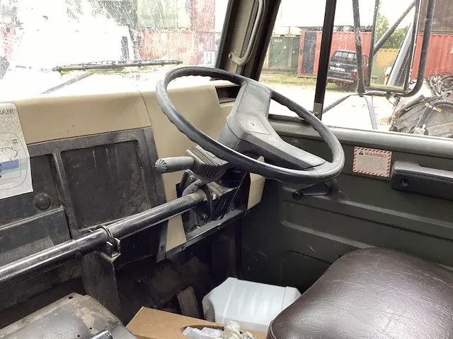 International 4600 veegmachine - afbeelding 10 van  15