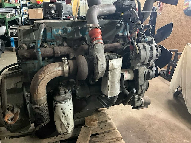 International 466e motor - afbeelding 3 van  9