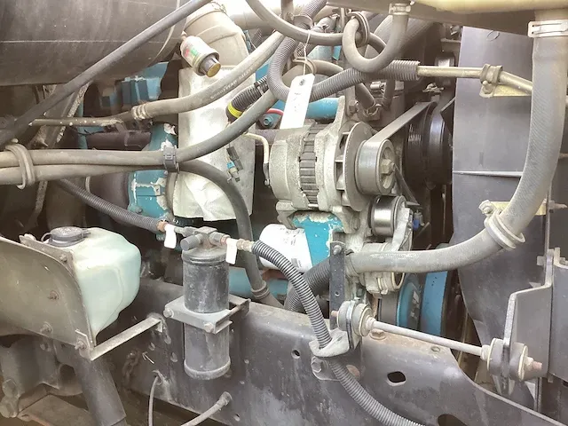 International 4700 veegmachine - afbeelding 6 van  16