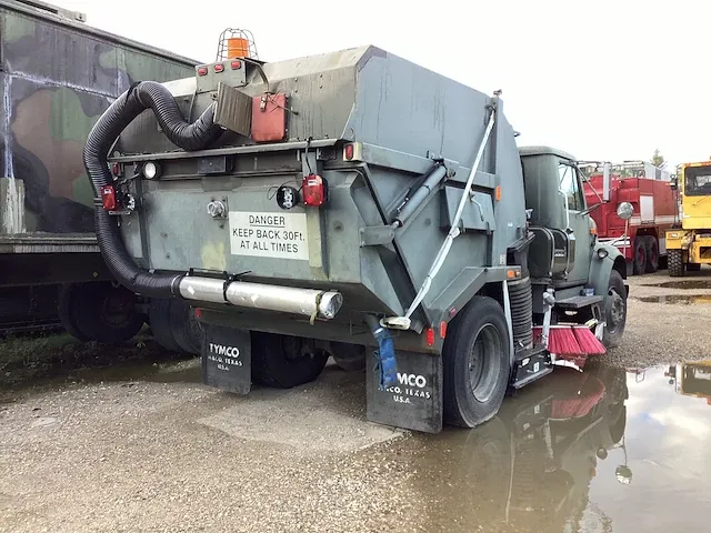 International 4700 veegmachine - afbeelding 10 van  16