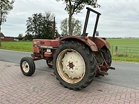 International 633 tweewielaangedreven landbouwtractor - afbeelding 2 van  19
