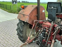International 633 tweewielaangedreven landbouwtractor - afbeelding 19 van  19