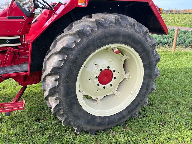 International 644 oldtimer tractor - afbeelding 6 van  54