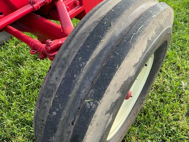 International 644 oldtimer tractor - afbeelding 20 van  54