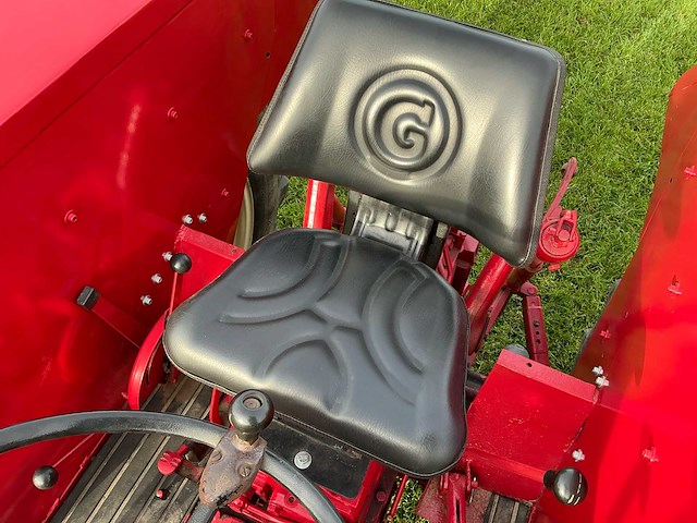 International 644 oldtimer tractor - afbeelding 21 van  54