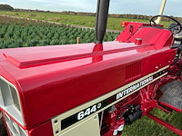 International 644 oldtimer tractor - afbeelding 43 van  54