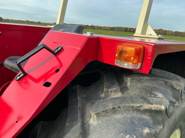 International 644 oldtimer tractor - afbeelding 44 van  54