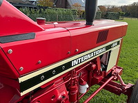 International 644 oldtimer tractor - afbeelding 49 van  54