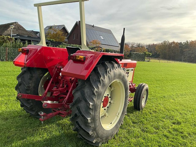 International 644 oldtimer tractor - afbeelding 45 van  54