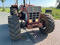 International 744 vierwielaangedreven landbouwtractor - afbeelding 4 van  34