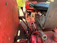 International 744 vierwielaangedreven landbouwtractor - afbeelding 15 van  34