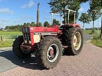 International 744 vierwielaangedreven landbouwtractor - afbeelding 12 van  34