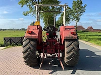 International 744 vierwielaangedreven landbouwtractor - afbeelding 32 van  34