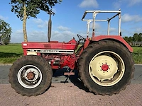 International 744 vierwielaangedreven landbouwtractor - afbeelding 34 van  34