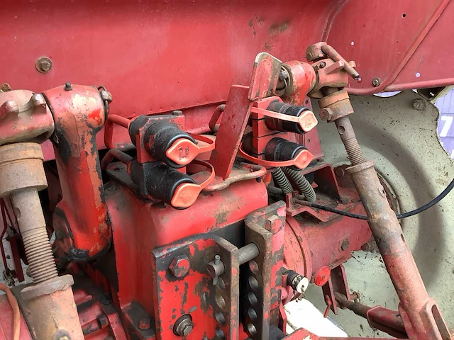 International 745 trekker/tractor - afbeelding 14 van  16