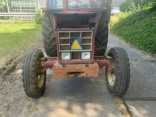 International 844-s tweewielaangedreven landbouwtractor - afbeelding 3 van  25