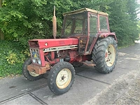 International 844-s tweewielaangedreven landbouwtractor - afbeelding 1 van  25