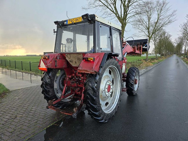 International 844-s vierwielaangedreven landbouwtractor - afbeelding 4 van  28