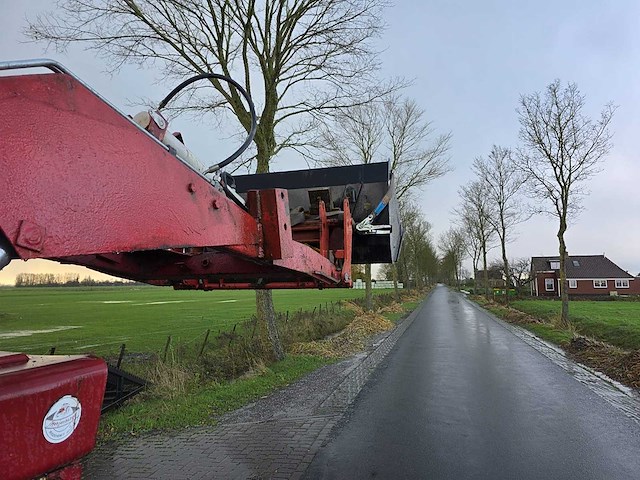 International 844-s vierwielaangedreven landbouwtractor - afbeelding 7 van  28