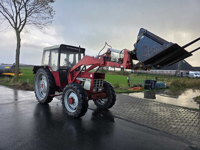 International 844-s vierwielaangedreven landbouwtractor - afbeelding 12 van  28