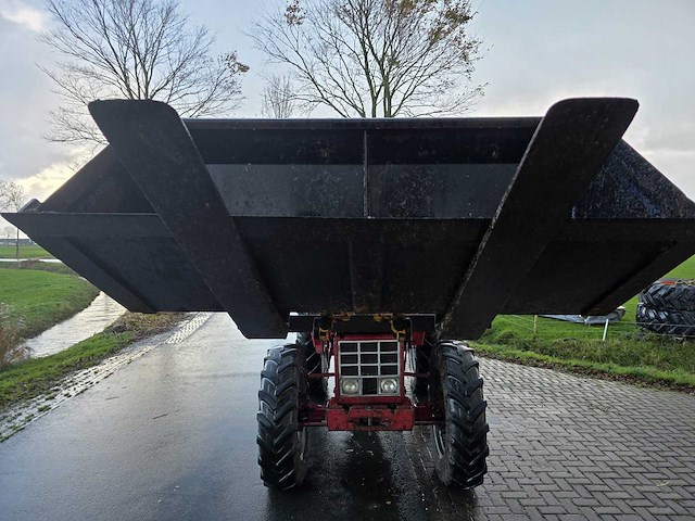 International 844-s vierwielaangedreven landbouwtractor - afbeelding 24 van  28