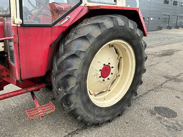 International 844as vierwielaangedreven landbouwtractor - afbeelding 2 van  29
