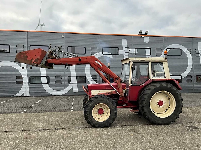 International 844as vierwielaangedreven landbouwtractor - afbeelding 5 van  29
