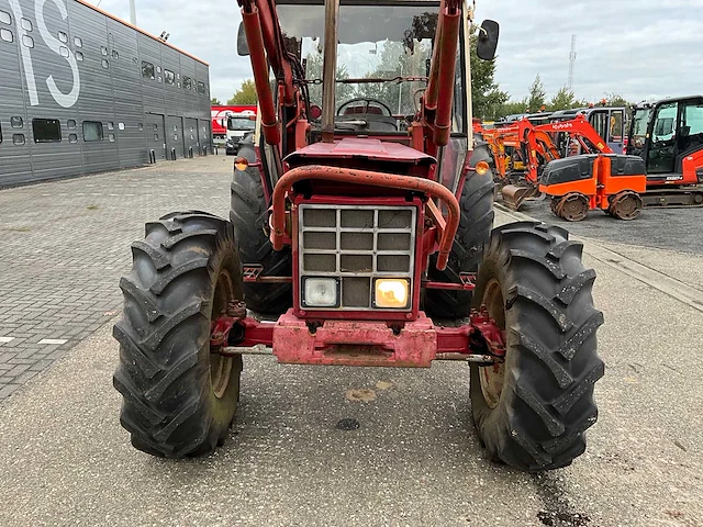 International 844as vierwielaangedreven landbouwtractor - afbeelding 6 van  29
