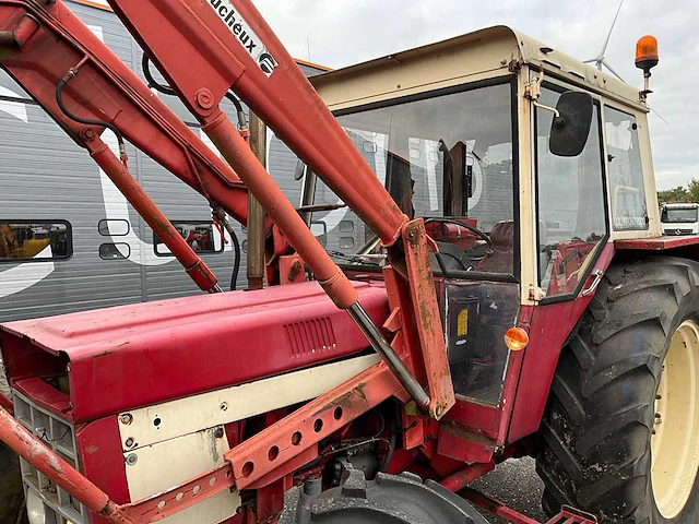 International 844as vierwielaangedreven landbouwtractor - afbeelding 14 van  29