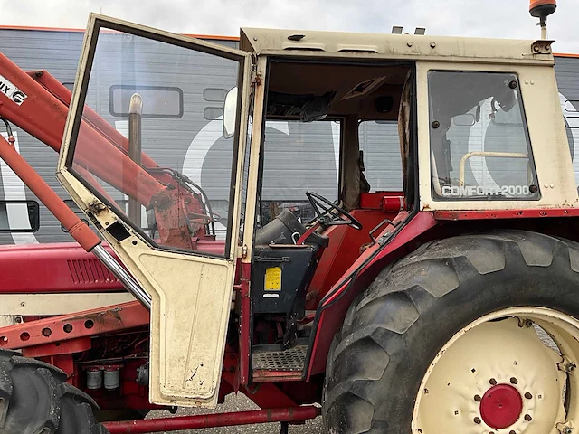 International 844as vierwielaangedreven landbouwtractor - afbeelding 16 van  29