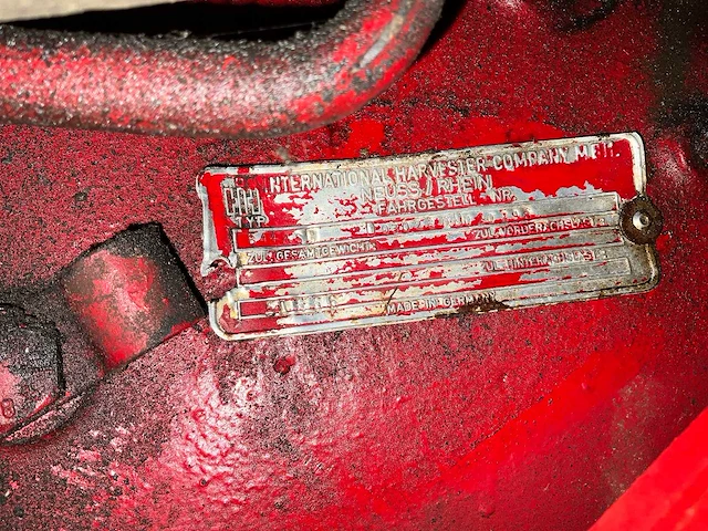 International 844as vierwielaangedreven landbouwtractor - afbeelding 22 van  29