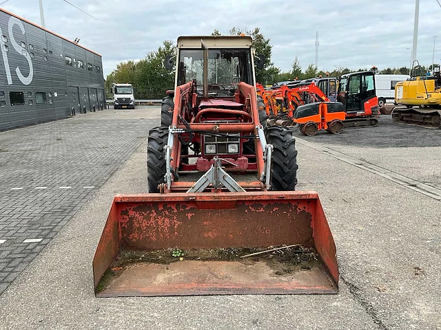 International 844as vierwielaangedreven landbouwtractor - afbeelding 28 van  29