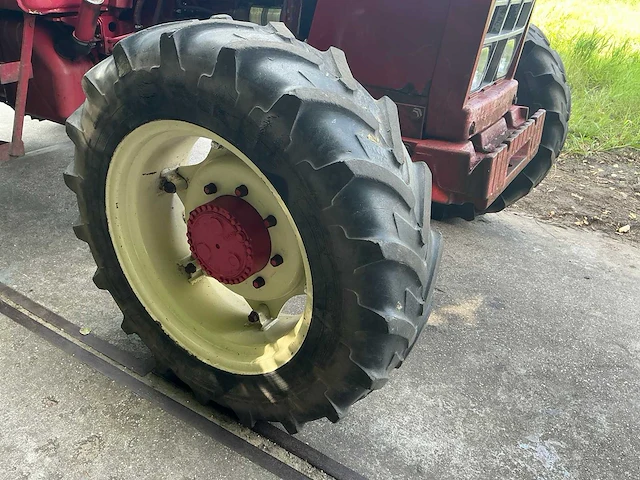 International 845xl vierwielaangedreven landbouwtractor - afbeelding 6 van  27