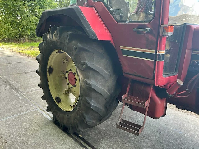 International 845xl vierwielaangedreven landbouwtractor - afbeelding 7 van  27