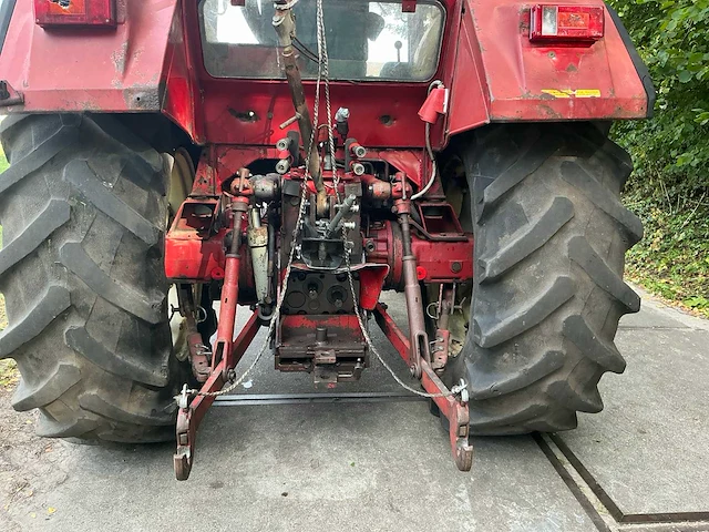 International 845xl vierwielaangedreven landbouwtractor - afbeelding 8 van  27