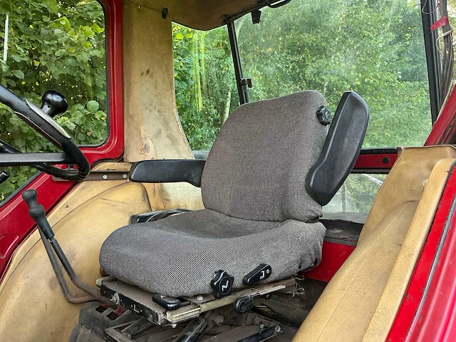 International 845xl vierwielaangedreven landbouwtractor - afbeelding 15 van  27