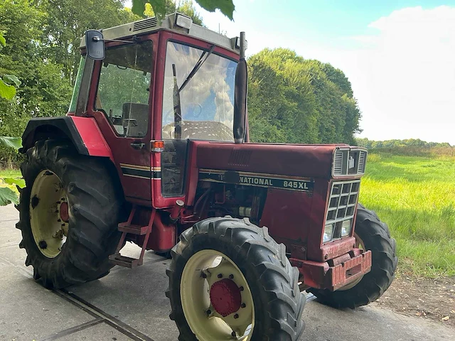 International 845xl vierwielaangedreven landbouwtractor - afbeelding 26 van  27
