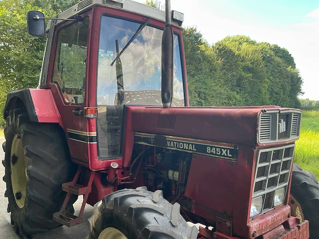 International 845xl vierwielaangedreven landbouwtractor - afbeelding 27 van  27