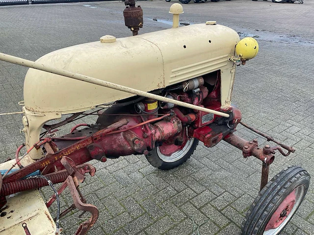International harvester us oldtimer tractor - afbeelding 3 van  14
