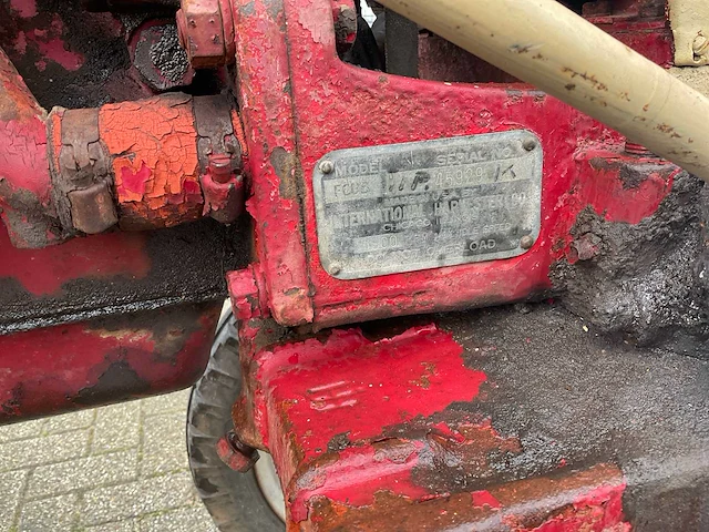 International harvester us oldtimer tractor - afbeelding 6 van  14