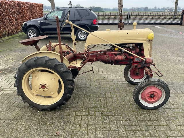 International harvester us oldtimer tractor - afbeelding 8 van  14