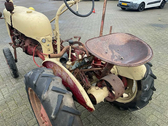 International harvester us oldtimer tractor - afbeelding 14 van  14
