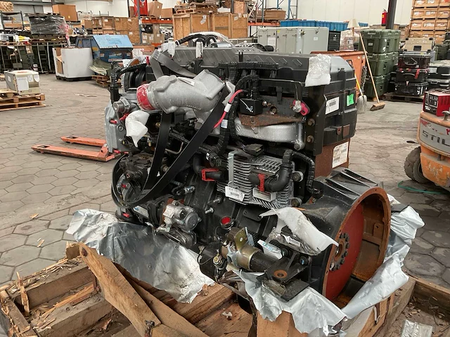 International maxxforce dieselmotor - afbeelding 3 van  8